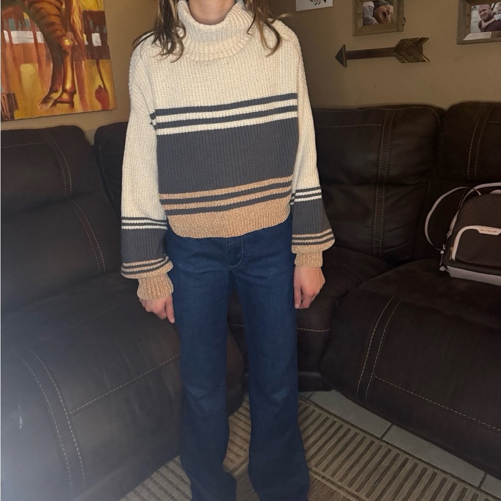 MM sweater